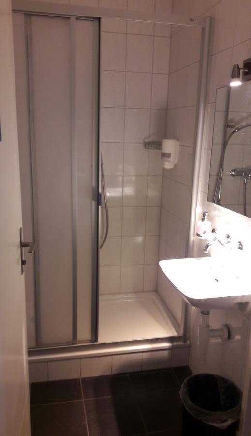 Zunfthaus Zu Metzgern Hotel Thun Bagian luar foto